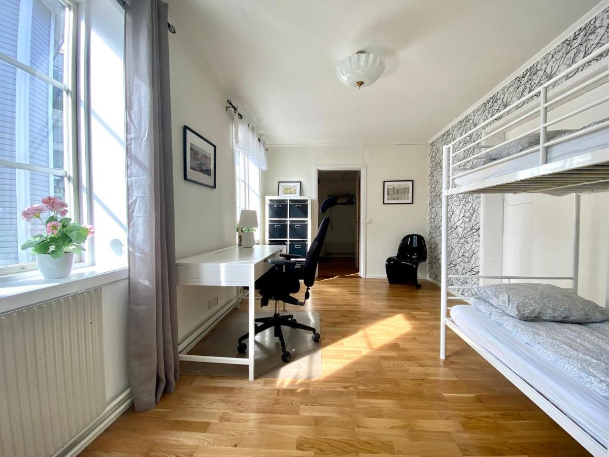 Hernoerum Storgatan - Centrala Laegenheter Harnosand Bagian luar foto